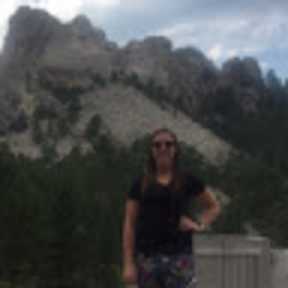 Meet your Posher, Emily - Picture 1 of 1